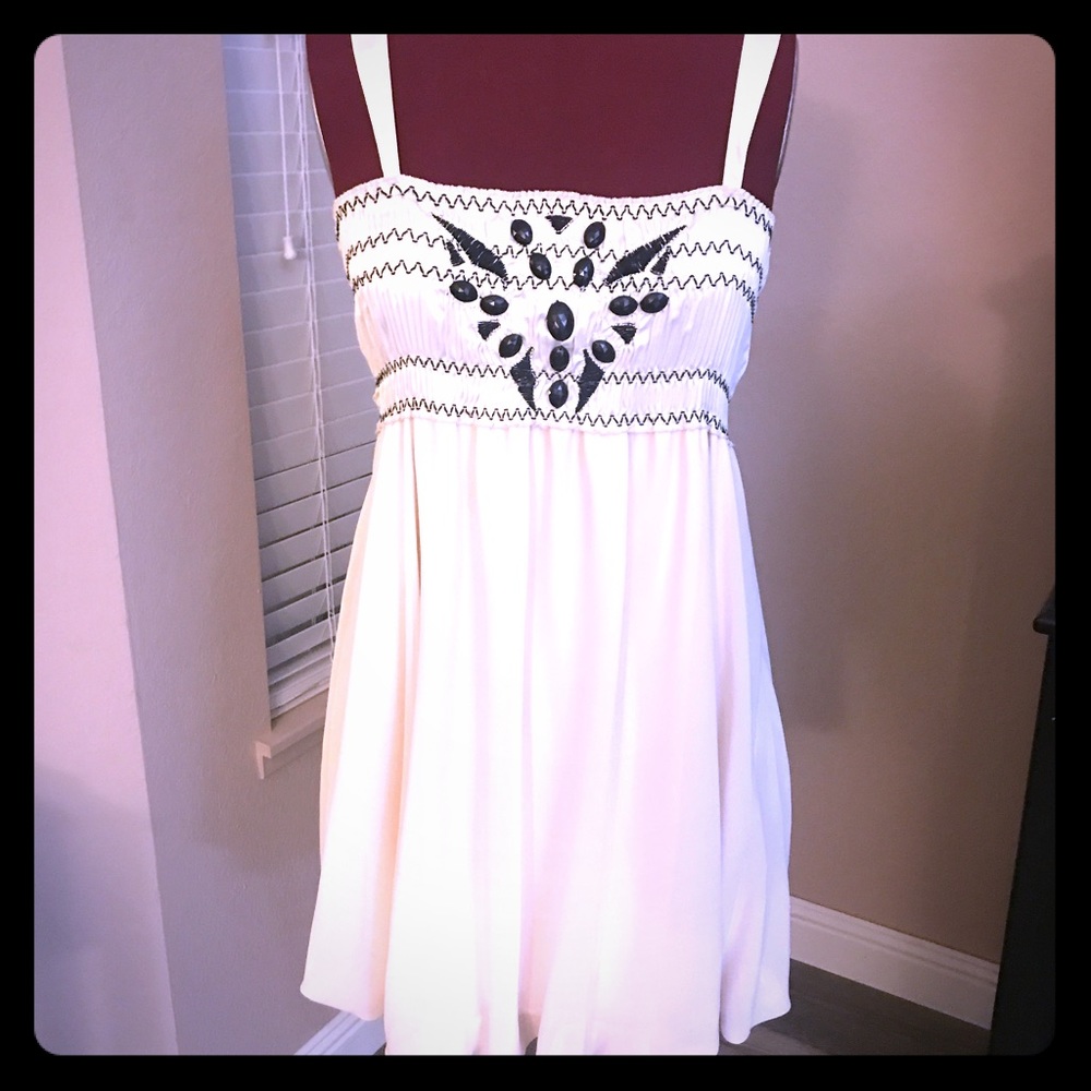 Feminine Vintage Dress